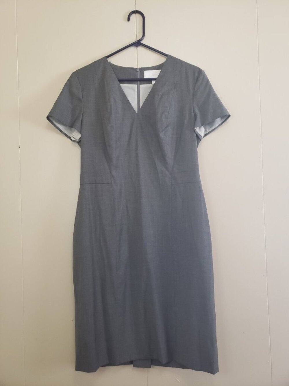 Hugo Boss Womens 8 Sheath Dress Gray Virgin Wool Blend Career Minimalist V Neck